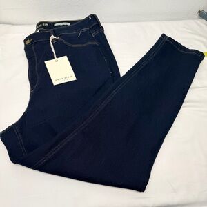 Anne Klein Slimming Skinny Dark wash Jeans -